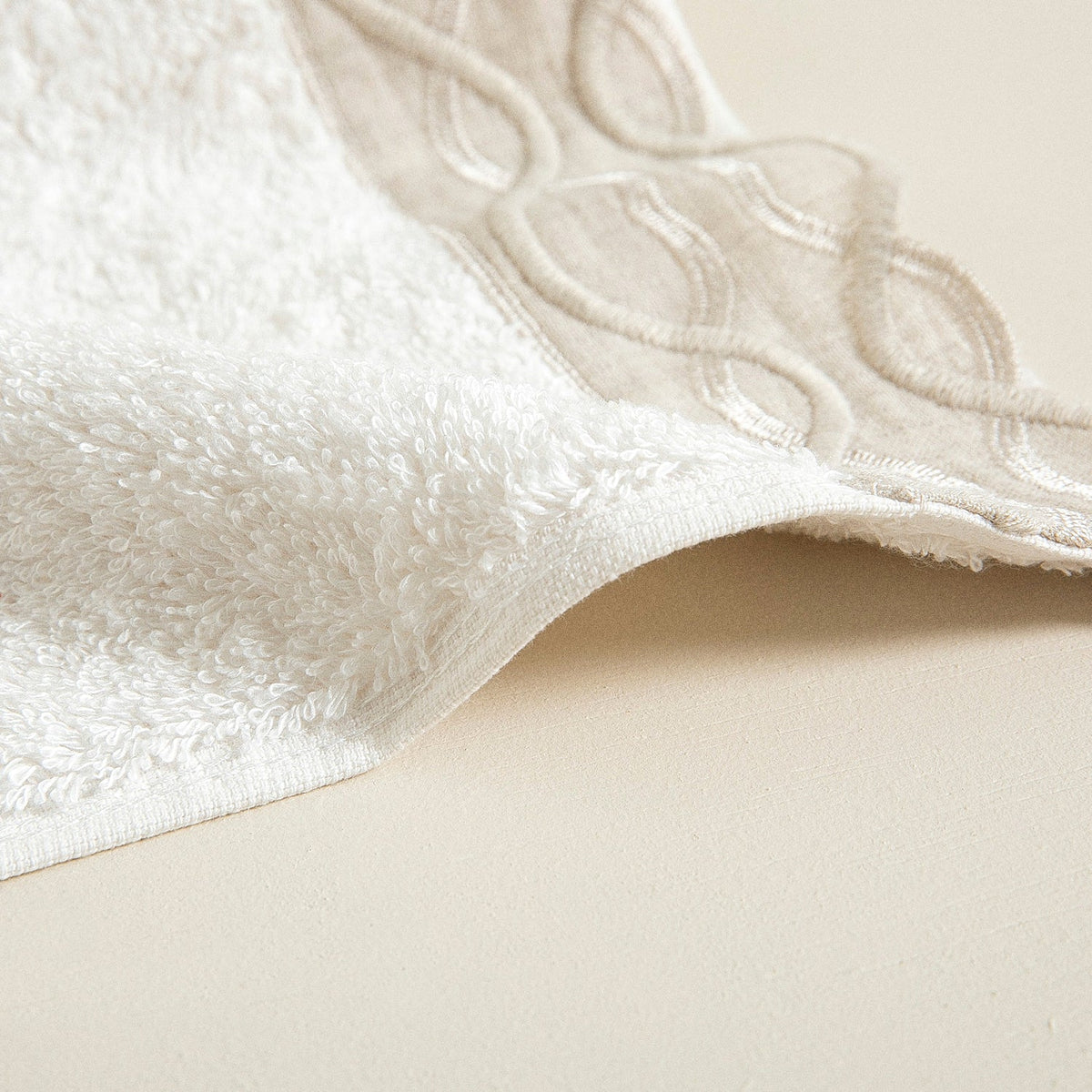 Handdoek | Border - Ecru | Bamboe & Katoen - Pure Harmony
